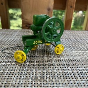Vintage John Deere model engine